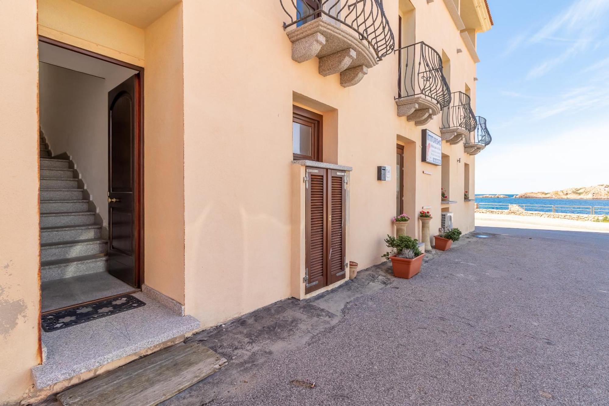 Appartamento Casa sulla Scogliera Isola Rossa Esterno foto